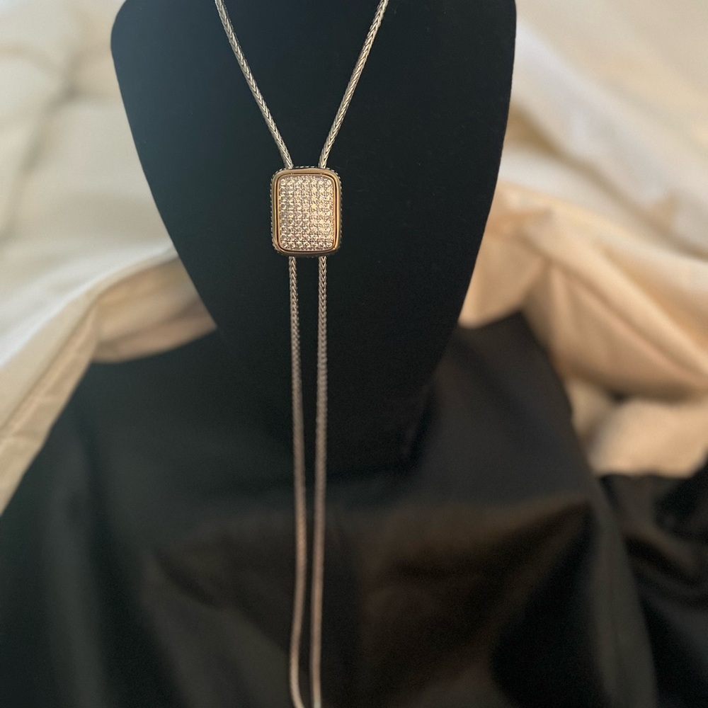 Elegant Silver Pendant Necklace